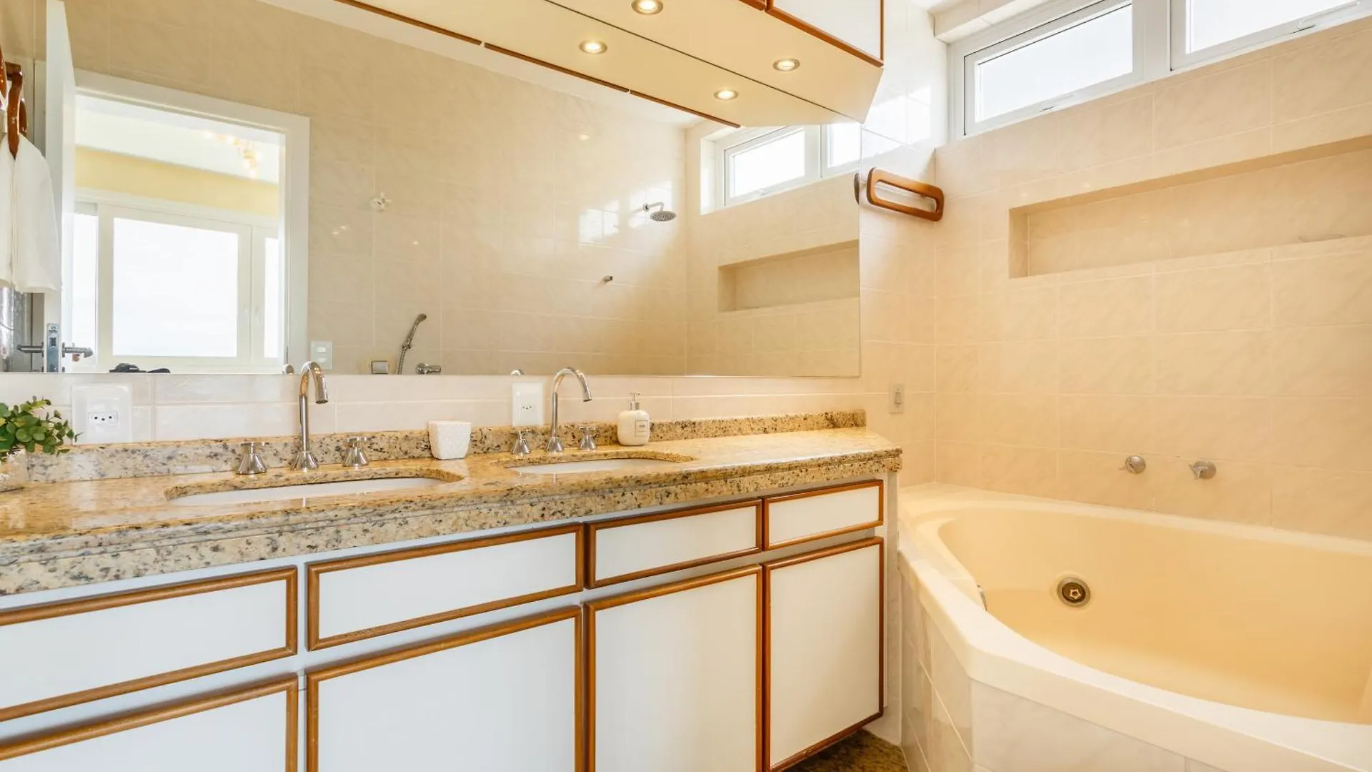 Localizacao Privilegiada Na Beiramar Norte P1727 Florianópolis Apartamento