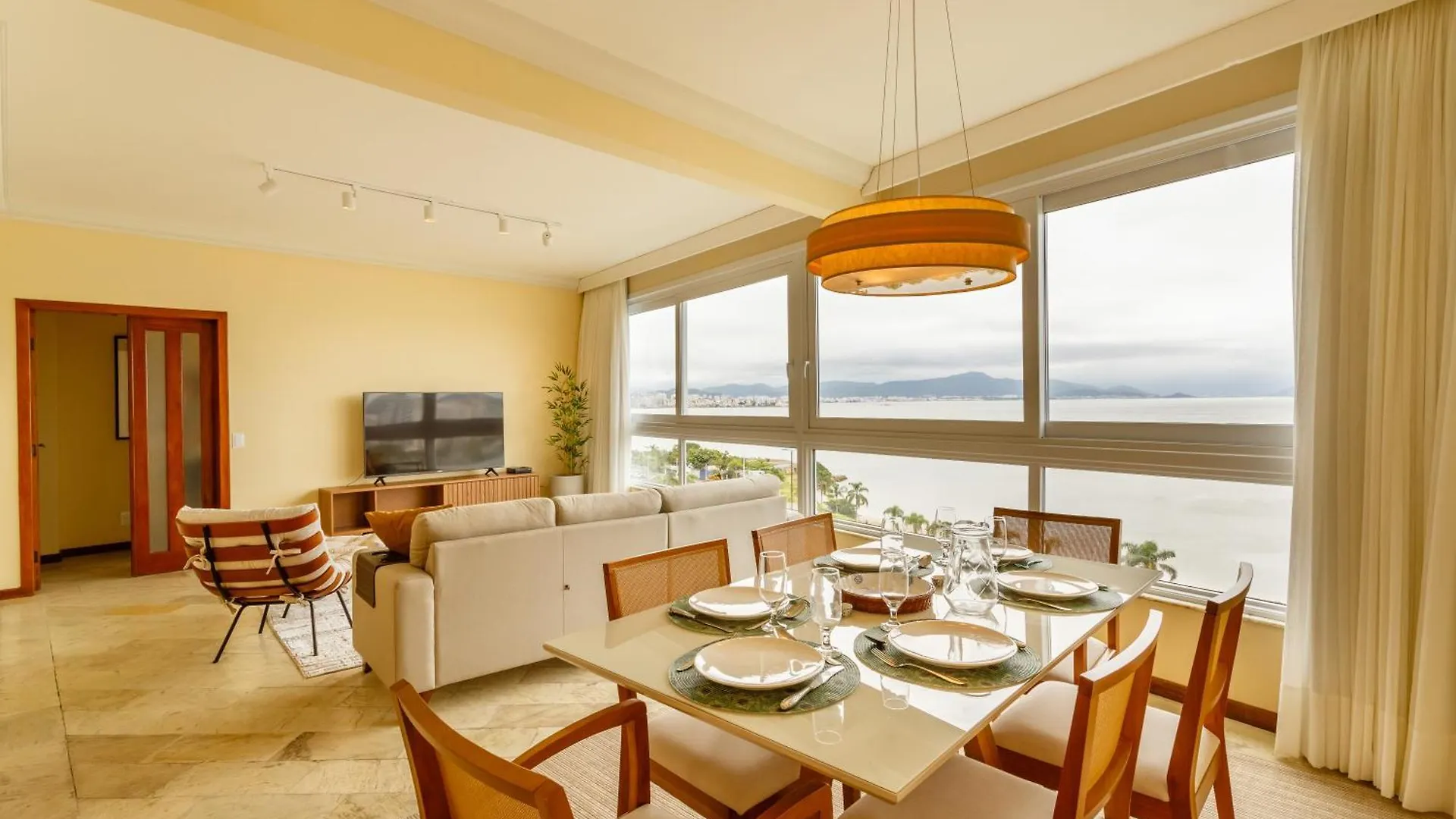 Florianópolis Localizacao Privilegiada Na Beiramar Norte P1727